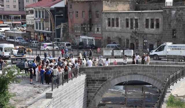 Tren yolcuları Bitlis’in doğal ve tarihi mekanlarını gezdi