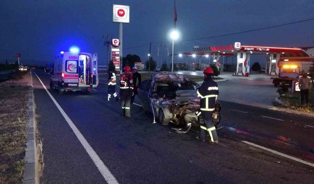 Uşak’ta otomobil kamyona arkadan çarptı: 1 ölü