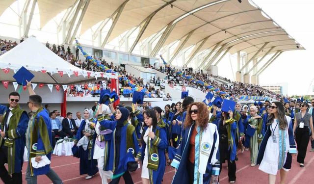 Ahi Evran Üniversitesi’nden ‘Ahilik Yemini’ ile mezun oldular