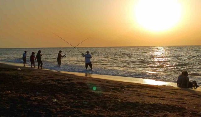 Akçakoca’da gün batımı görenleri hayran bırakıyor