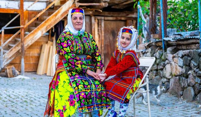 Asırlık yöresel kıyafetler dijital ortamda korunarak geleceğe taşınacak