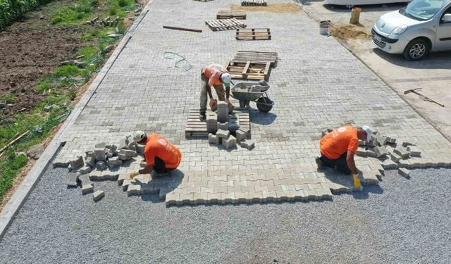 Başiskele’de parke yol çalışmaları devam ediyor