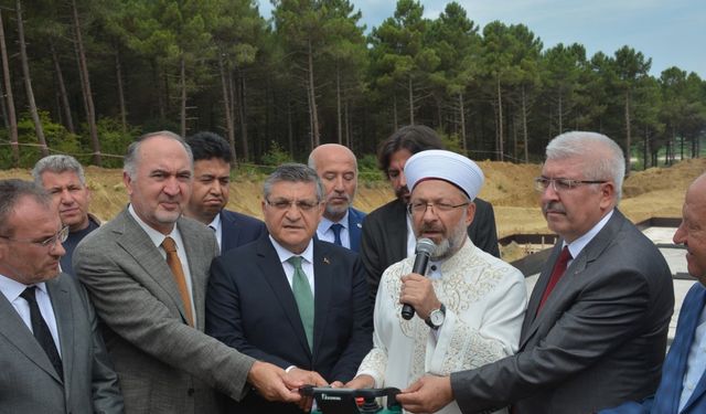 Diyanet İşleri Başkanı Erbaş: "Camisiz camia olmaz"