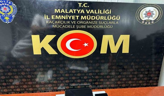 Ehliyet sınavında özel düzenekli kopyaya tutuklama