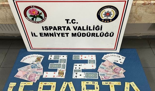 Isparta’da dernekte kumar oynayan 3 kişiye para cezası