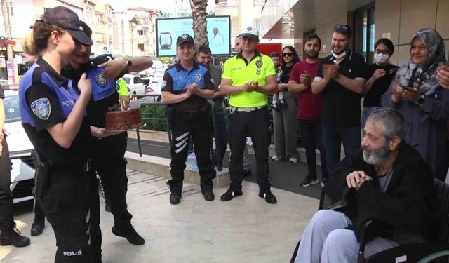 Kanser tedavisi gören polis memuruna meslektaşlarından duygunlandıran sürpriz