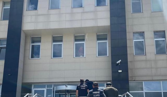 Kars’ta uyuşturucu taciri 2 kişi tutuklandı