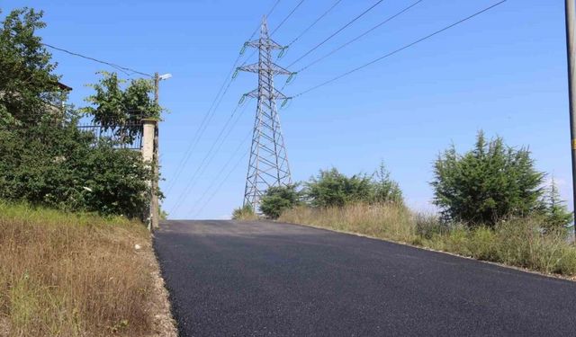 Kocaçeşme Caddesi’ne 250 ton asfalt