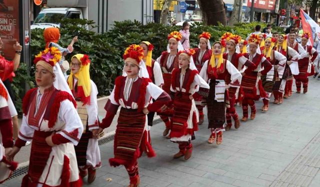 Kocaeli 1. Balkan Halk Oyunları Festivali başladı