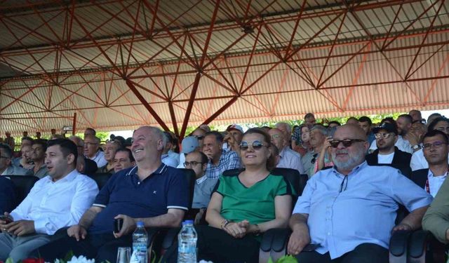 Kocaelili pehlivanları desteklemek için Edirne’ye gitti