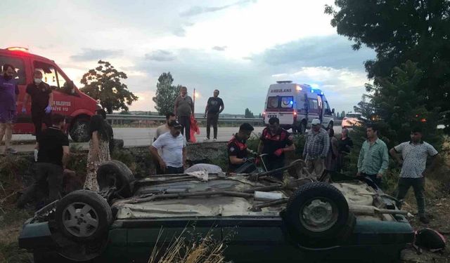 Kontrolden çıkan otomobil şarampole devrildi: 3 yaralı