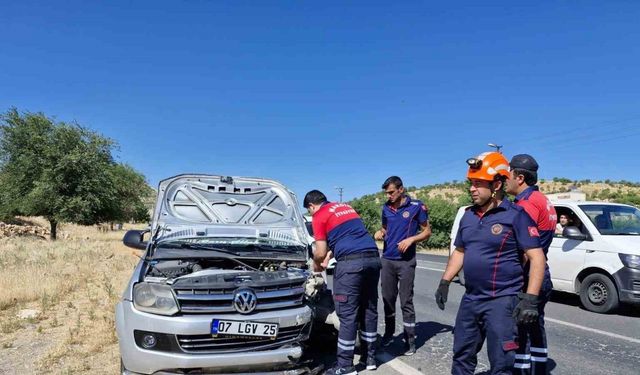 Mardin’de kamyonet ile hafif ticari araç çarpıştı: 2 yaralı