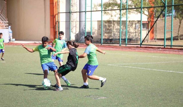 Minikler Pişmaniye Cup Futbol Turnuvasında kıyasıya mücadele etti