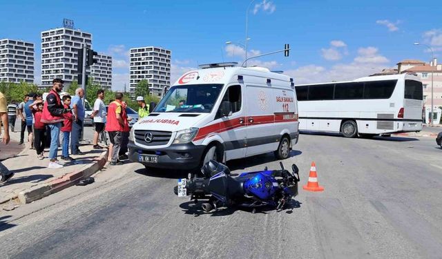 Otomobil ile çarpışan sürat motorunun sürücüsü yaralandı