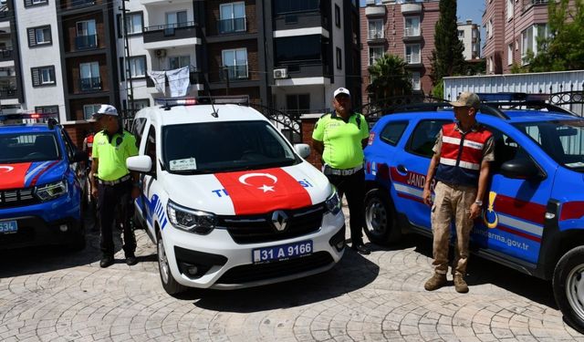 Payas’ta hayırseverler tarafından bağışlanan 9 araç hizmete alındı