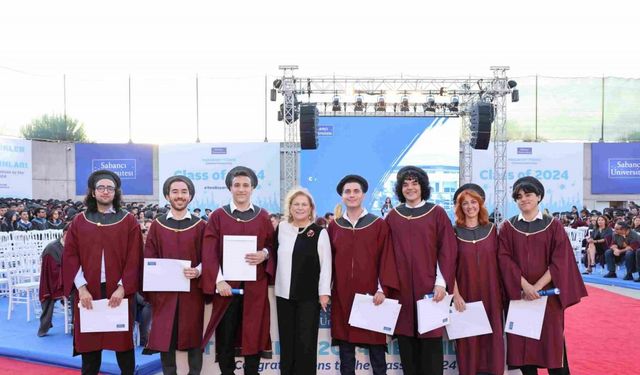 Sabancı Üniversitesi 22. dönem lisans ve 25. dönem lisansüstü mezunlarını verdi