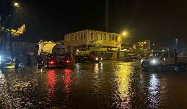 Sağanak yağış Terme’yi yine korkuttu