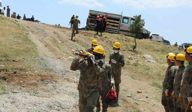 Şırnak’ta 600 Mehmetçik AFAD gönüllüsü olmak için eğitim alıyor