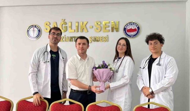 Tıp fakültesi öğrencilerinin ilk stetoskopu Sağlık Sen’den