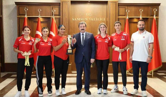 Vali Tavlı’dan Türkiye’nin gururu özel sporculara tebrik