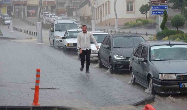 Yozgat’ta sağanak yağış hayatı olumsuz etkiledi