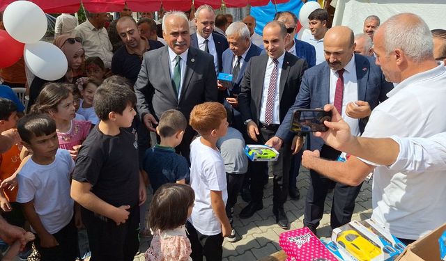 22 çocuğa sünnet şöleni: Doyasıya eğlendiler