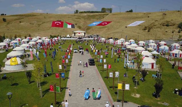 Ahlat’taki Malazgirt kutlamaları coşkuyla devam ediyor