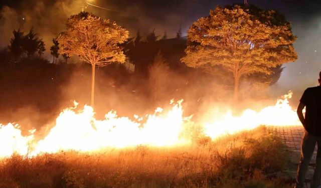 Aksaray’da geceyi aydınlatan alevler paniğe neden oldu