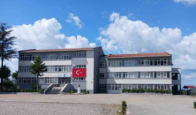 Alaçam’da ilkokul ve ortaokul öğrencileri birbirinden ayrılıyor