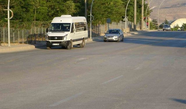 Araçları uçuran kasisler sürücülere zor anlar yaşatıyor