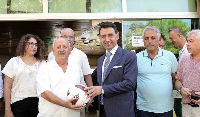 Bayraklı Belediyesinden amatör spor kulüplerine 1 milyon liralık destek