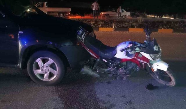 Burdur-Antalya yolunda otomobil motosiklete çarptı: 1 yaralı