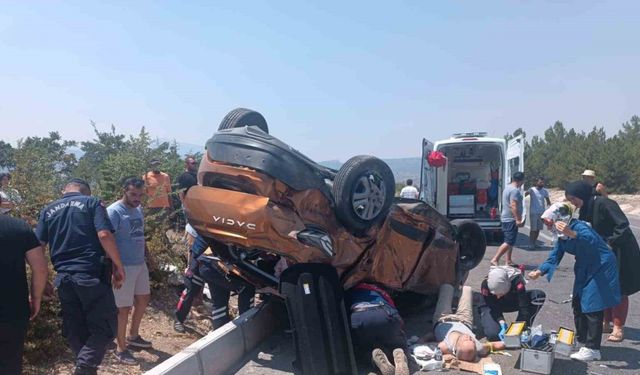 Burdur’da otomobiller çarpıştı, takla atan araçtaki 2 kişi yaralandı