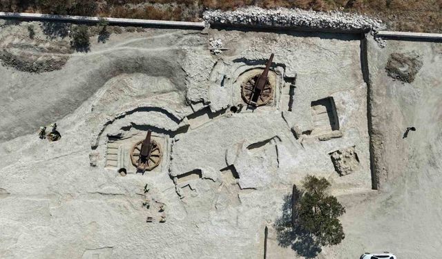 Çanakkale Savaşları’ndan kalma 109 yıllık top mevzileri gün yüzüne çıkarılıyor