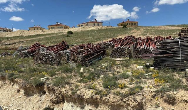 Deprem konutlarının inşaatında hırsızlık