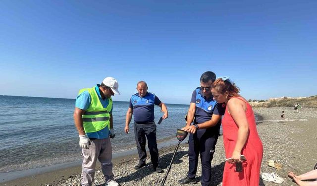 Depremde vefat eden annesinden kalan yüzüğü kaybeden genç kızın paylaşımı sonrası ekipler karış karış sahili arıyor