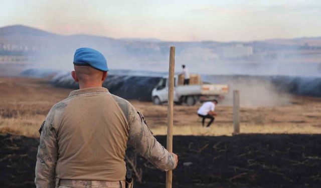 Elazığ’da çıkan yangında 400 ton saman kül oldu