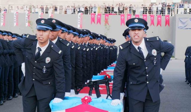 Erzurum’da polis adaylarının mezuniyet heyecanı