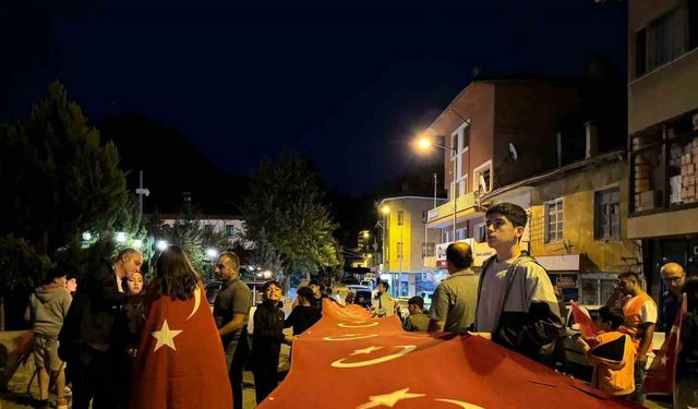 İskilipliler Zafer Bayramı’nda fener alayında tek yürek oldu