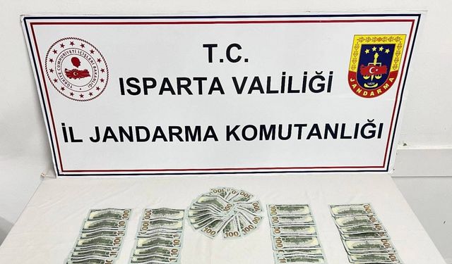 Isparta’da piyasaya sahte dolar sürmek üzere olan 3 şahıs yakalandı