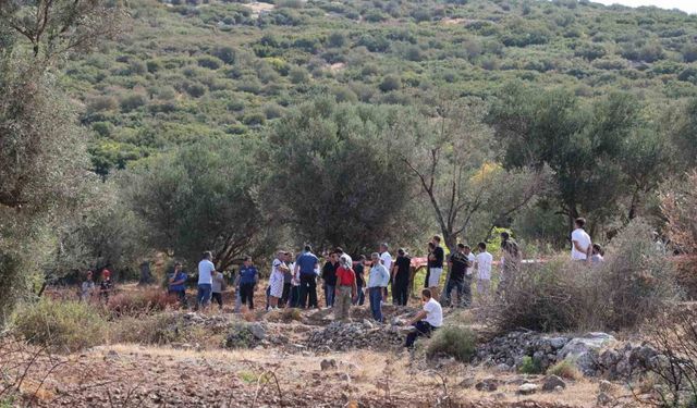 İzmir’de korkunç olay: Bir baba 4 evladından 3’ünü öldürüp, kendini yaraladı. Kendisi ve bir çocuğu yaralı olarak hastaneye kaldırıldı.