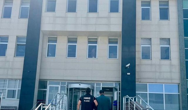 Kars’ta uyuşturucu operasyonu: 432 sentetik hap ele geçirildi