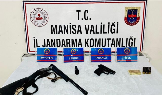 Manisa’da ikametten ruhsatsız tabanca ve tüfek çıktı