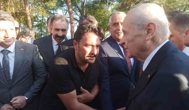 MHP Lideri Bahçeli Ahlat’ta partililerle bir araya geldi