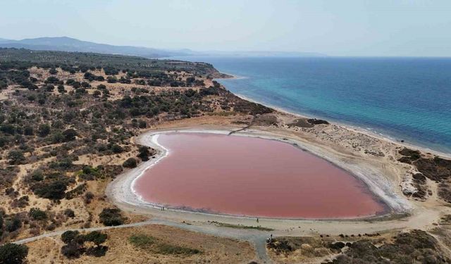 (Özel) 2 bin yıllık antik liman kalpli pembe göle dönüştü