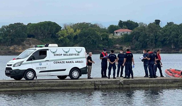 Sinop’ta denizde erkek cesedi bulundu