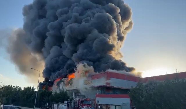 Tekirdağ’daki fabrika yangını büyük oranda kontrol altına alındı