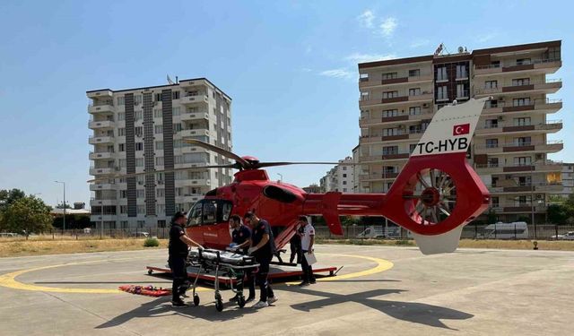 Trafik kazasında yaralanan kadın, ambulans helikopterle hastaneye sevk edildi