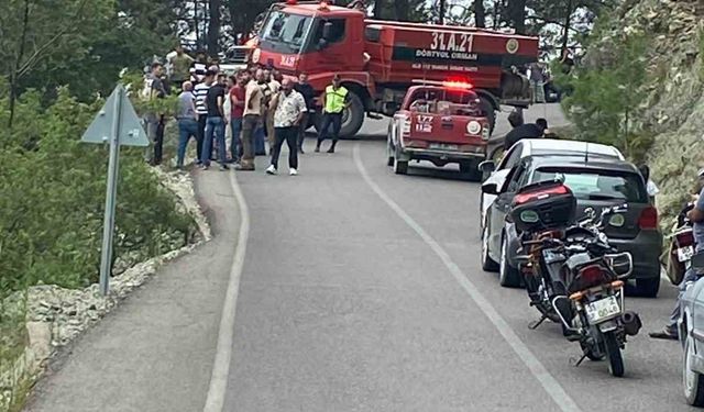 Uçurumdan yuvarlanana motosiklet sürücüsü yaralandı