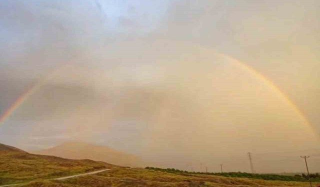 Elazığ’da gökkuşağı mest etti